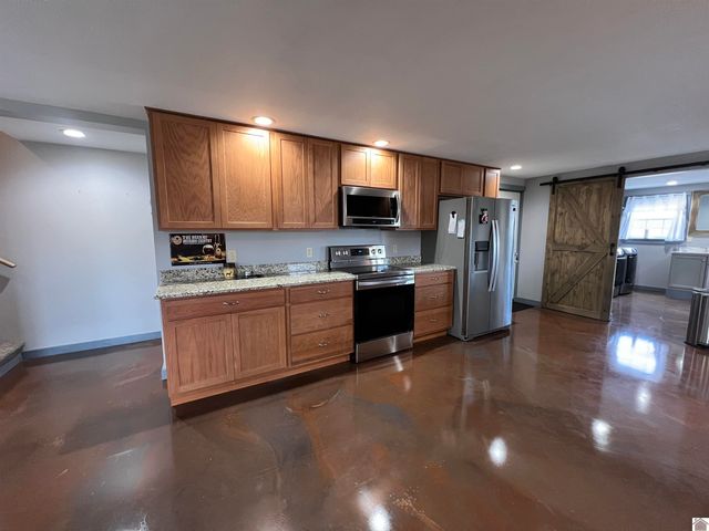 18 Goose Bay Drive, Benton, KY 42025