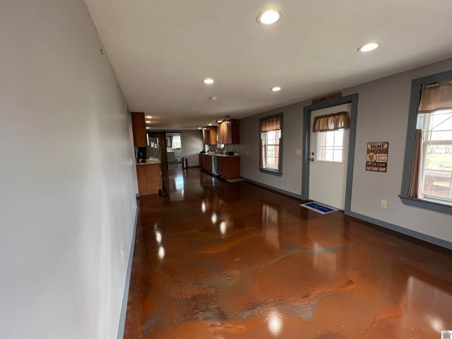 18 Goose Bay Drive, Benton, KY 42025