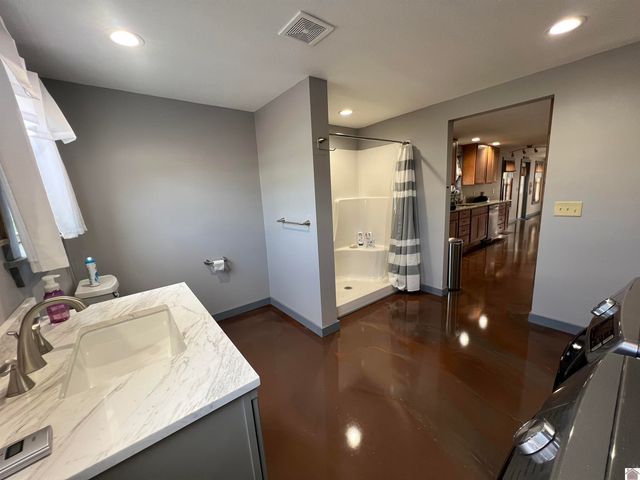 18 Goose Bay Drive, Benton, KY 42025