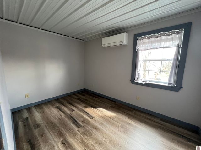 18 Goose Bay Drive, Benton, KY 42025