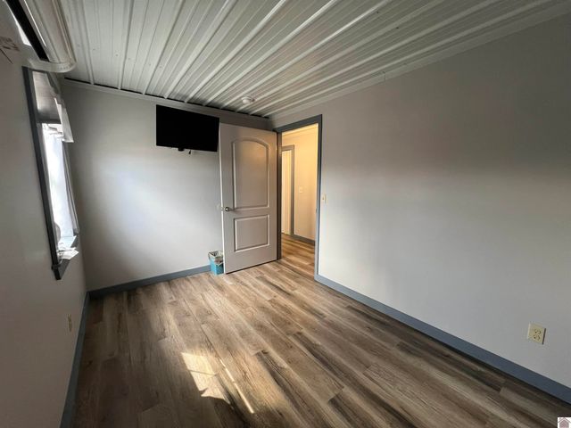 18 Goose Bay Drive, Benton, KY 42025