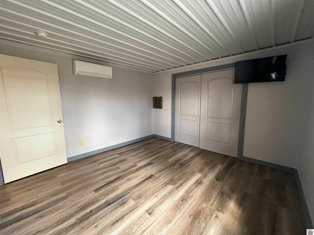 18 Goose Bay Drive, Benton, KY 42025