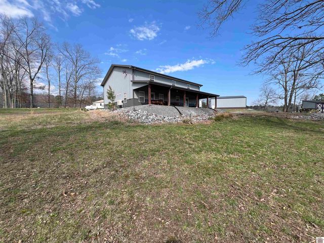 18 Goose Bay Drive, Benton, KY 42025