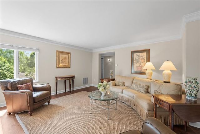 316 Beaver St. 402, Sewickley, PA 15143