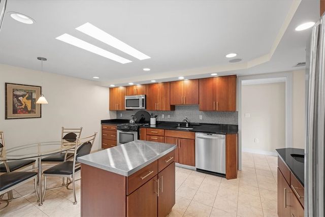 316 Beaver St. 402, Sewickley, PA 15143