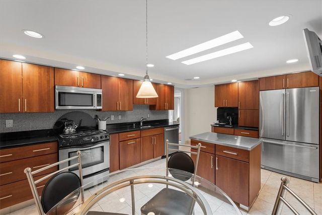 316 Beaver St. 402, Sewickley, PA 15143