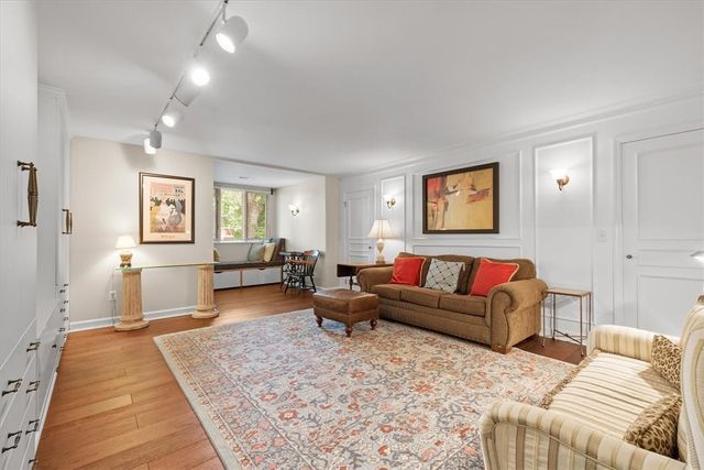 316 Beaver St. 402, Sewickley, PA 15143