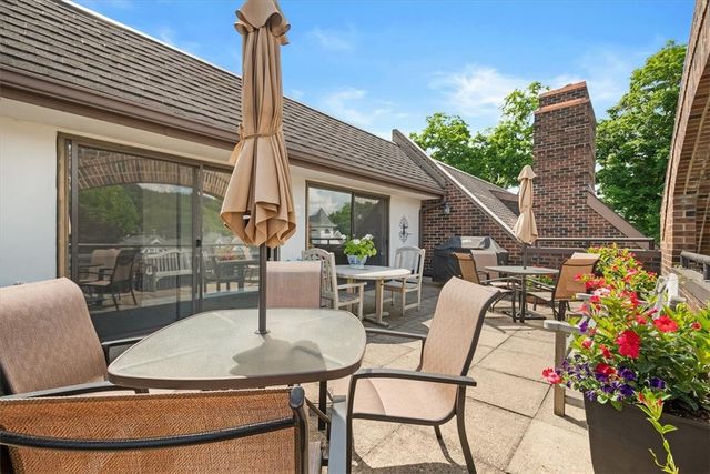 316 Beaver St. 402, Sewickley, PA 15143
