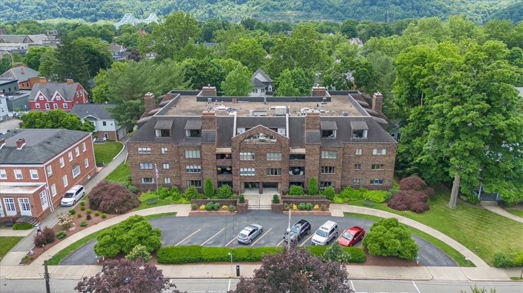 316 Beaver St. 402, Sewickley, PA 15143