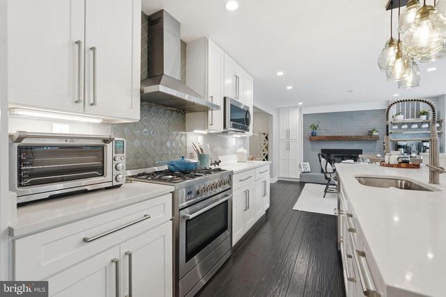 8803 LIBERTY LN, Potomac, MD 20854