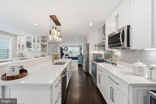 8803 LIBERTY LN, Potomac, MD 20854