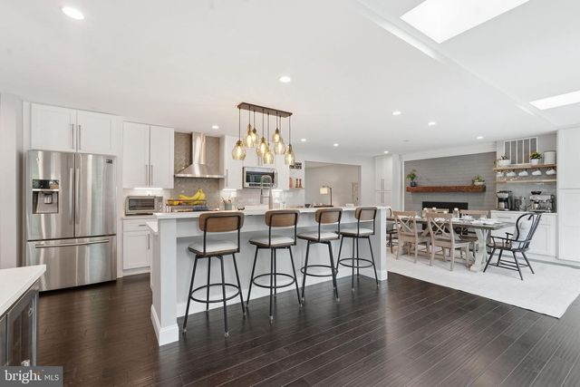 8803 LIBERTY LN, Potomac, MD 20854