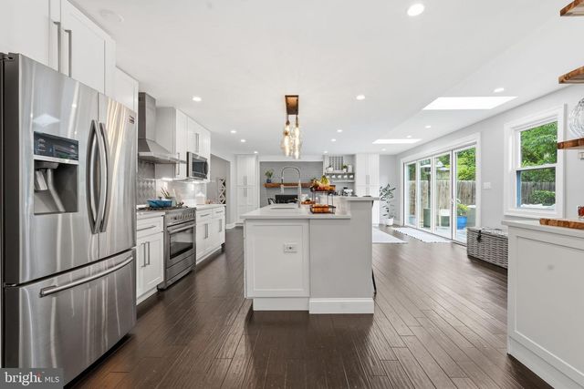 8803 LIBERTY LN, Potomac, MD 20854