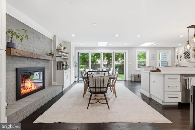 8803 LIBERTY LN, Potomac, MD 20854