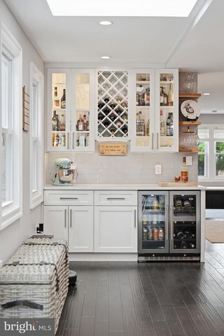 8803 LIBERTY LN, Potomac, MD 20854