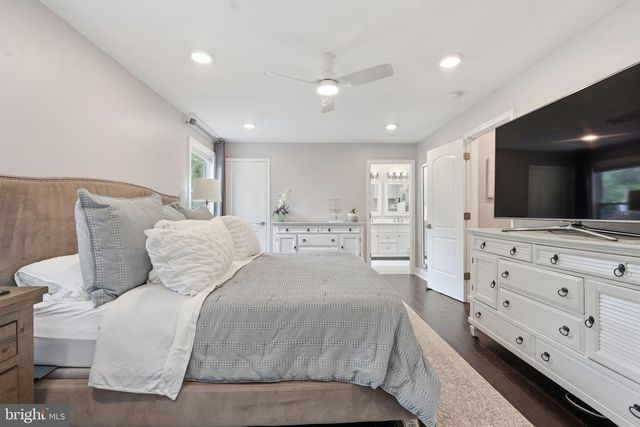 8803 LIBERTY LN, Potomac, MD 20854