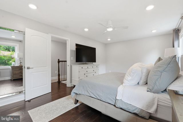 8803 LIBERTY LN, Potomac, MD 20854