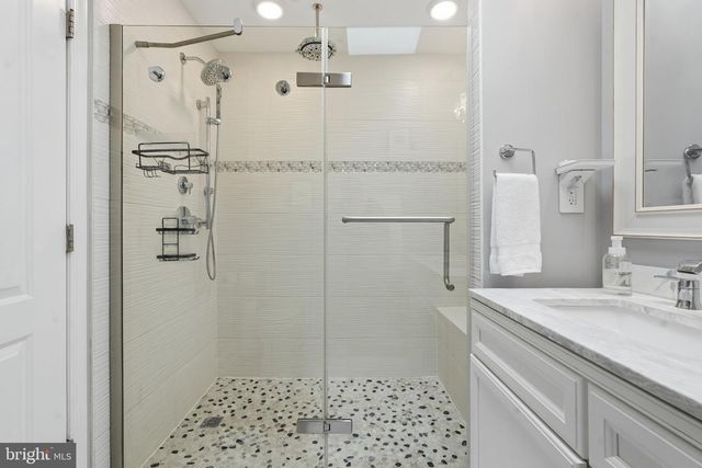 8803 LIBERTY LN, Potomac, MD 20854