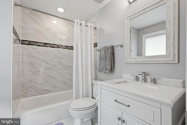 8803 LIBERTY LN, Potomac, MD 20854