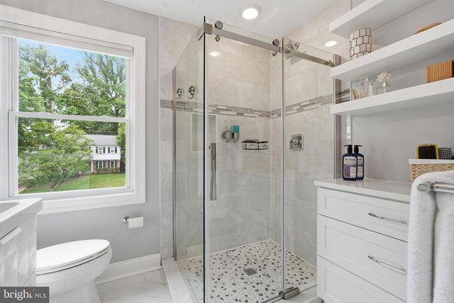 8803 LIBERTY LN, Potomac, MD 20854