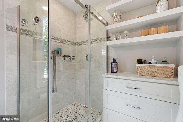 8803 LIBERTY LN, Potomac, MD 20854
