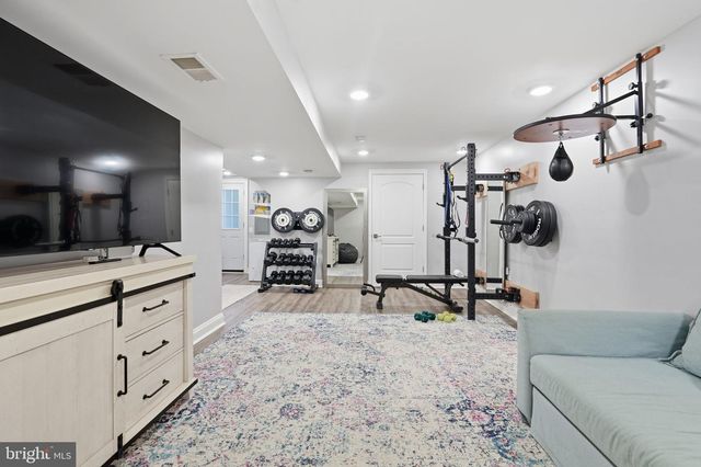 8803 LIBERTY LN, Potomac, MD 20854