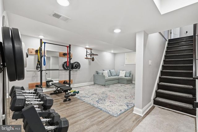 8803 LIBERTY LN, Potomac, MD 20854