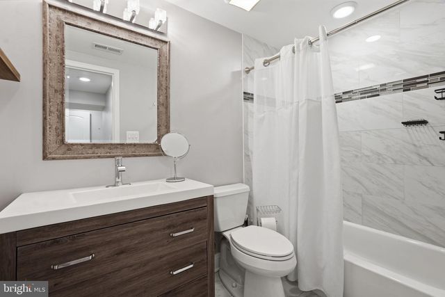8803 LIBERTY LN, Potomac, MD 20854