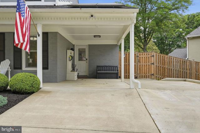 8803 LIBERTY LN, Potomac, MD 20854