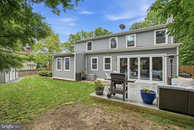 8803 LIBERTY LN, Potomac, MD 20854