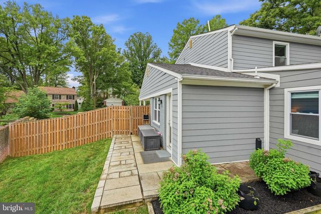 8803 LIBERTY LN, Potomac, MD 20854