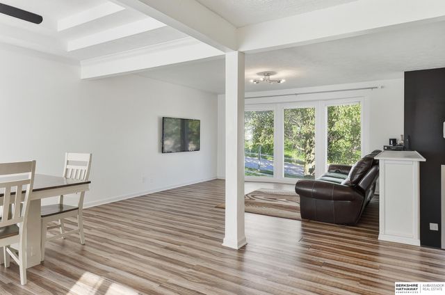 8624 N 81st Avenue, Omaha, NE 68122