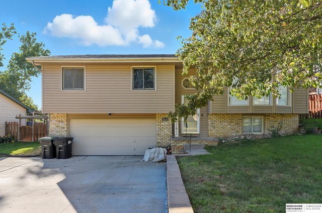 8624 N 81st Avenue, Omaha, NE 68122