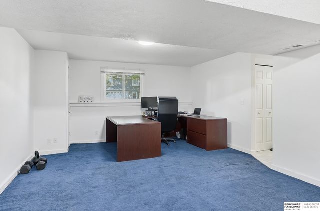 8624 N 81st Avenue, Omaha, NE 68122