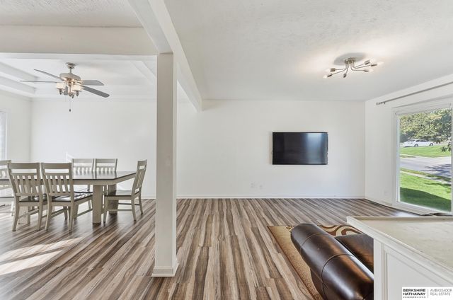 8624 N 81st Avenue, Omaha, NE 68122