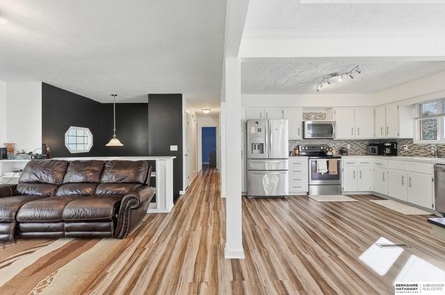 8624 N 81st Avenue, Omaha, NE 68122