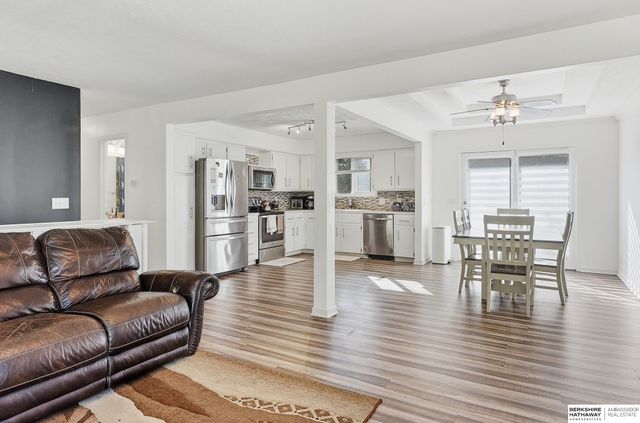 8624 N 81st Avenue, Omaha, NE 68122