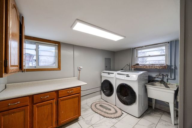 10043 S 84th Avenue, Palos Hills, IL 60465