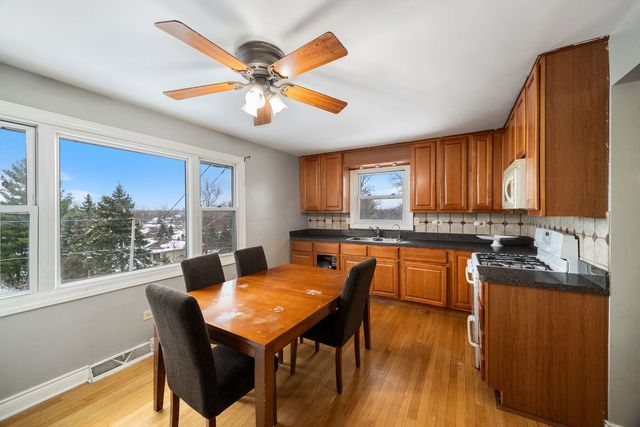 10043 S 84th Avenue, Palos Hills, IL 60465