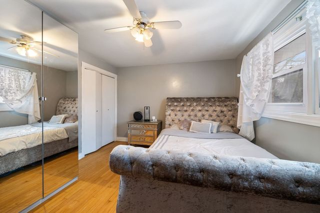 10043 S 84th Avenue, Palos Hills, IL 60465