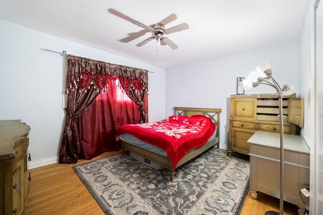 10043 S 84th Avenue, Palos Hills, IL 60465