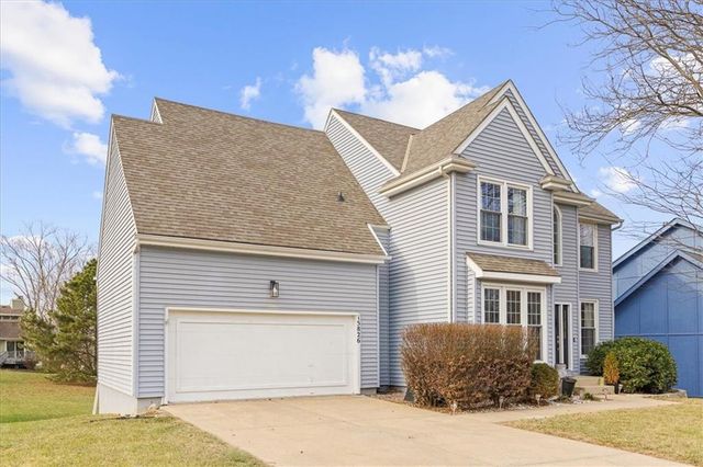 15826 Maple Street, Overland Park, KS 66223