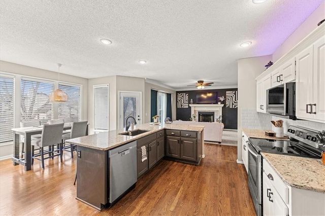 15826 Maple Street, Overland Park, KS 66223