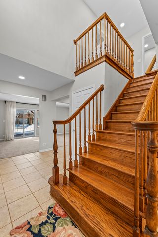 9 Edgewood Road, Vernon Hills, IL 60061