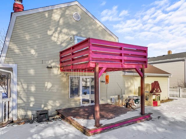 9 Edgewood Road, Vernon Hills, IL 60061