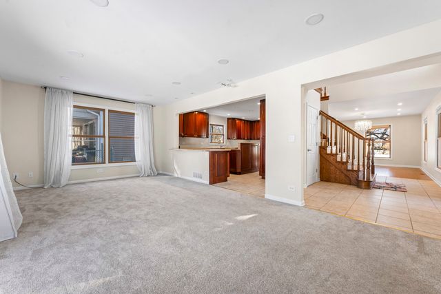 9 Edgewood Road, Vernon Hills, IL 60061