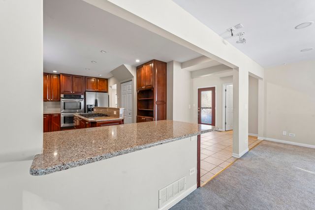 9 Edgewood Road, Vernon Hills, IL 60061