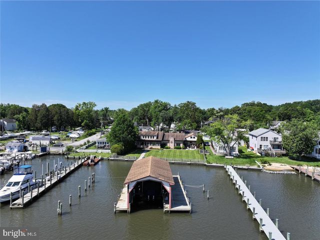 3689 1ST AVE, Edgewater, MD 21037