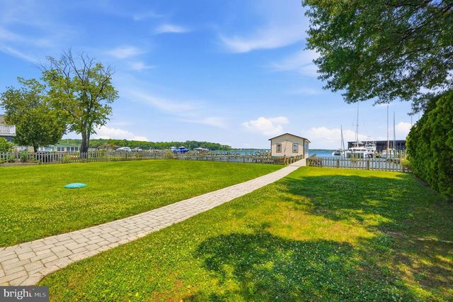 3689 1ST AVE, Edgewater, MD 21037