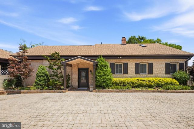 3689 1ST AVE, Edgewater, MD 21037